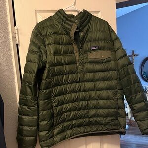 Patagonia Olive Green Quilted Puffer Pullover